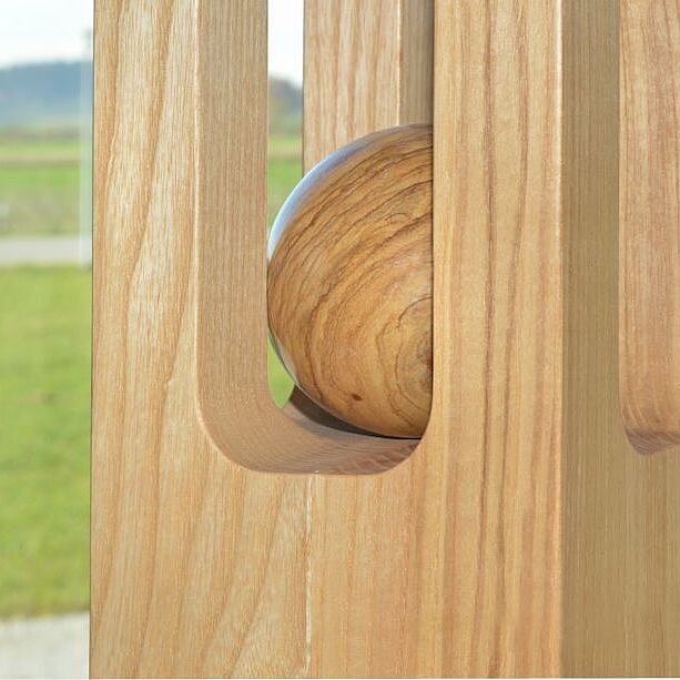 Detail Treppenpfosten in Esche Detail Treppenpfosten in Esche