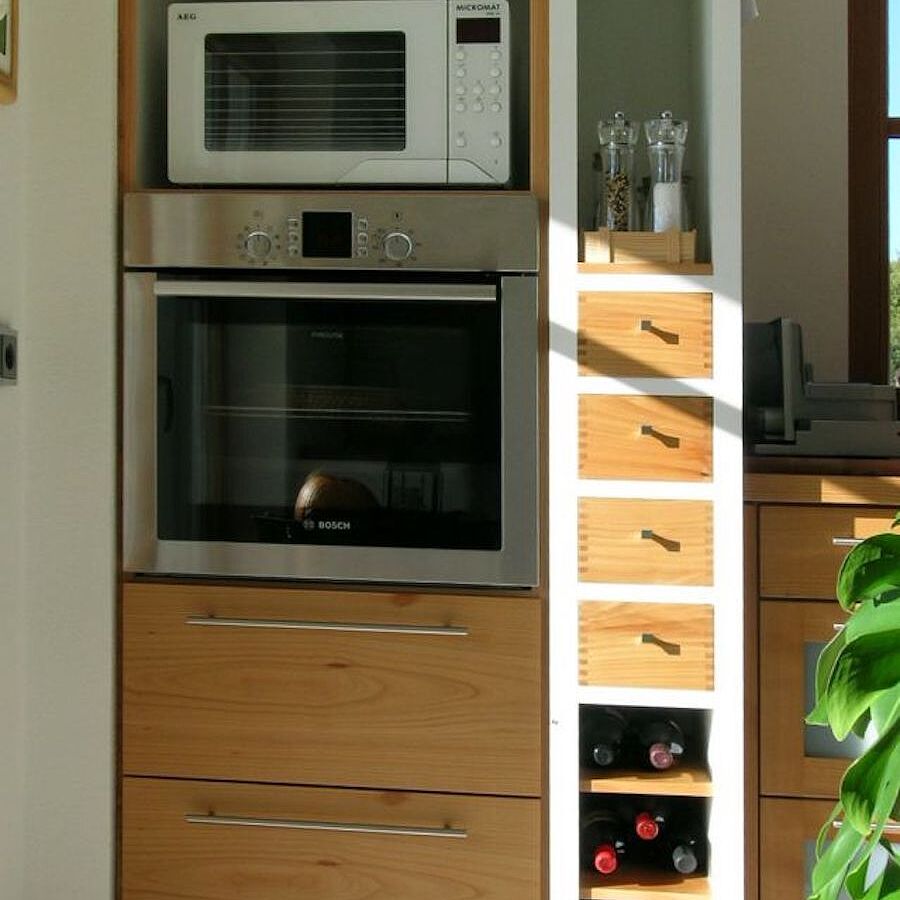 Nischenschrank in einer Küche Nischenschrank in einer Küche