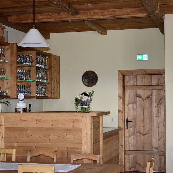 Schanktheke in Fichte Altholz