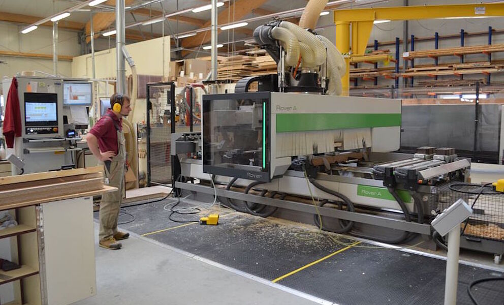 CNC-Bearbeitungszentrum - Schreinerei Josef Schneider Kirchdorf