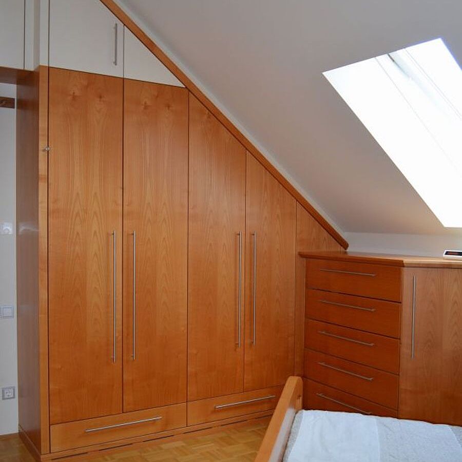 Schlafzimmer in Kirschbaum und Weißlack Schlafzimmer in Kirschbaum und Weißlack